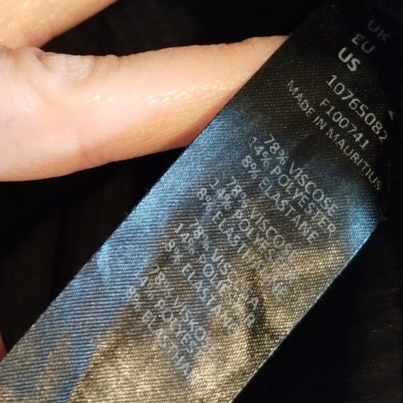 ASOS Loose Ribbed V-Neck T-shirt - Picture 3 of 4